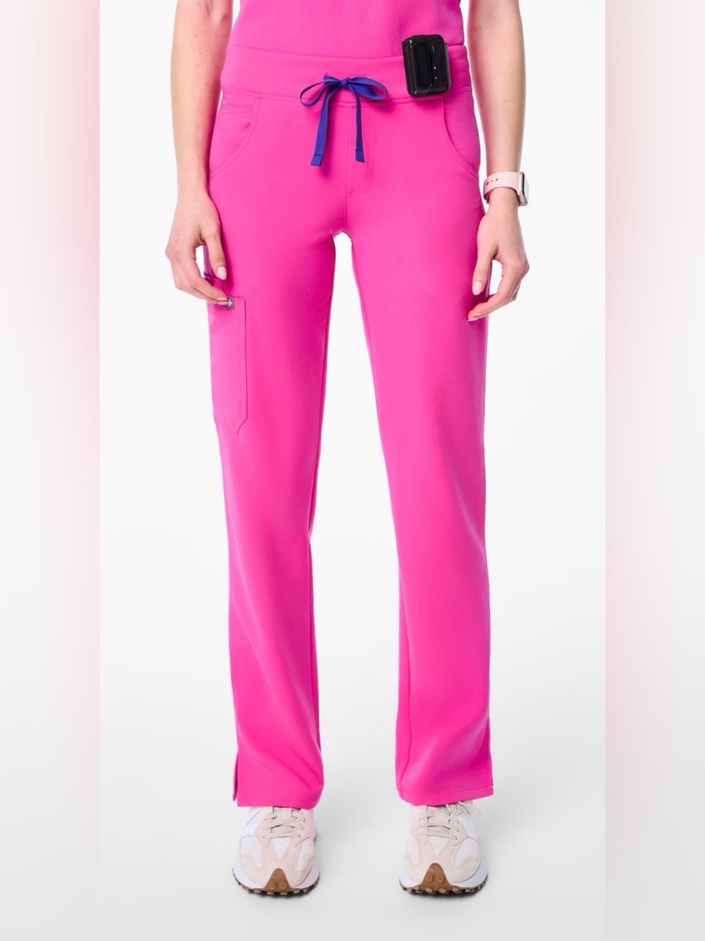 FIGS Kade straight leg in Rapid Reaponse Pink